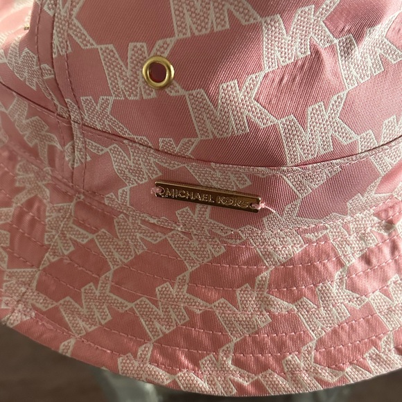 NWT Michael Kors bucket hat